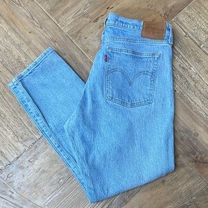 Levi’s premium wedgie straight 31